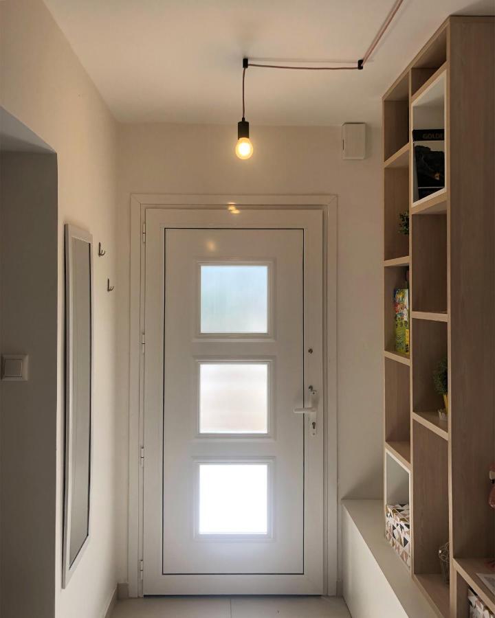 Orfeas Suite Néa Péramos Exterior foto